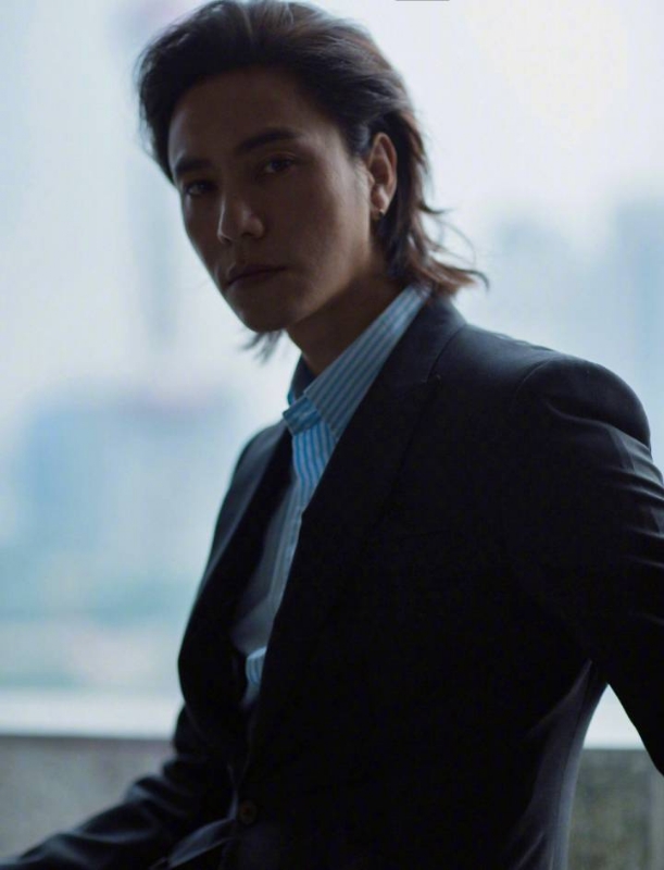 李嘉廷的第三张照片--呼和浩特相亲服务中心