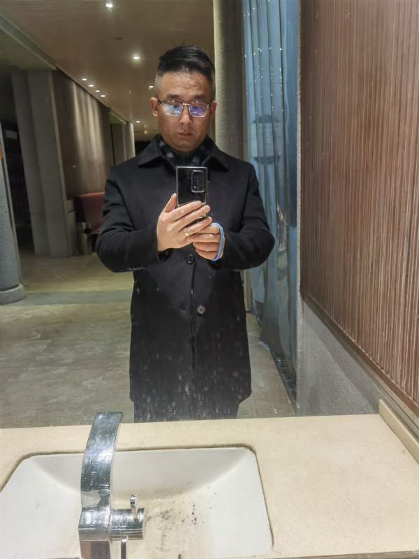 孤独尘埃的第一张照片--呼和浩特相亲服务中心