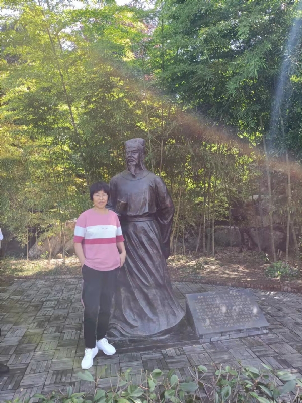 秋天的菊花的第一张照片--呼和浩特相亲服务中心