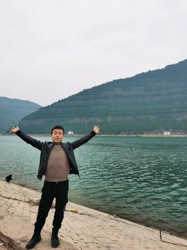 寂寞的风的第一张照片--呼和浩特相亲服务中心