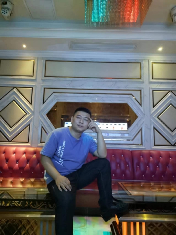 黄生的第四张照片--呼和浩特相亲服务中心