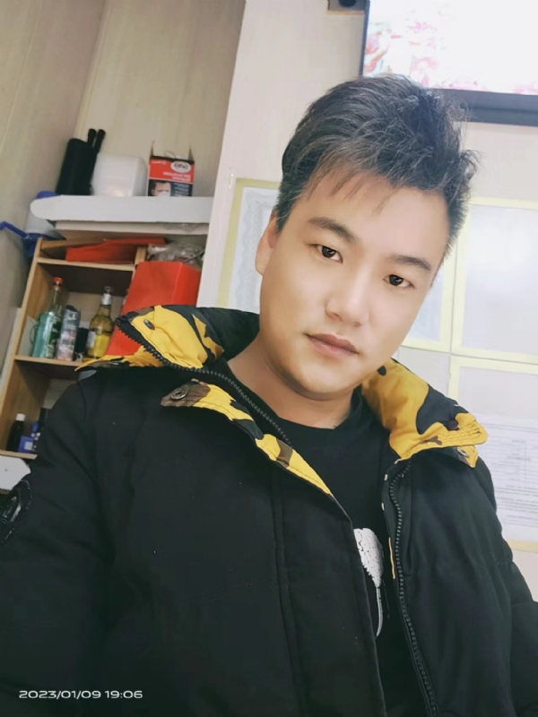 孤酒枕愁眼眠的第一张照片--呼和浩特相亲服务中心