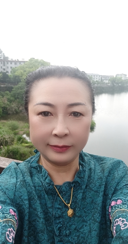 雨中情的第一张照片--呼和浩特相亲服务中心