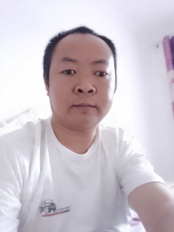 张家小伙子的第四张照片--呼和浩特相亲服务中心