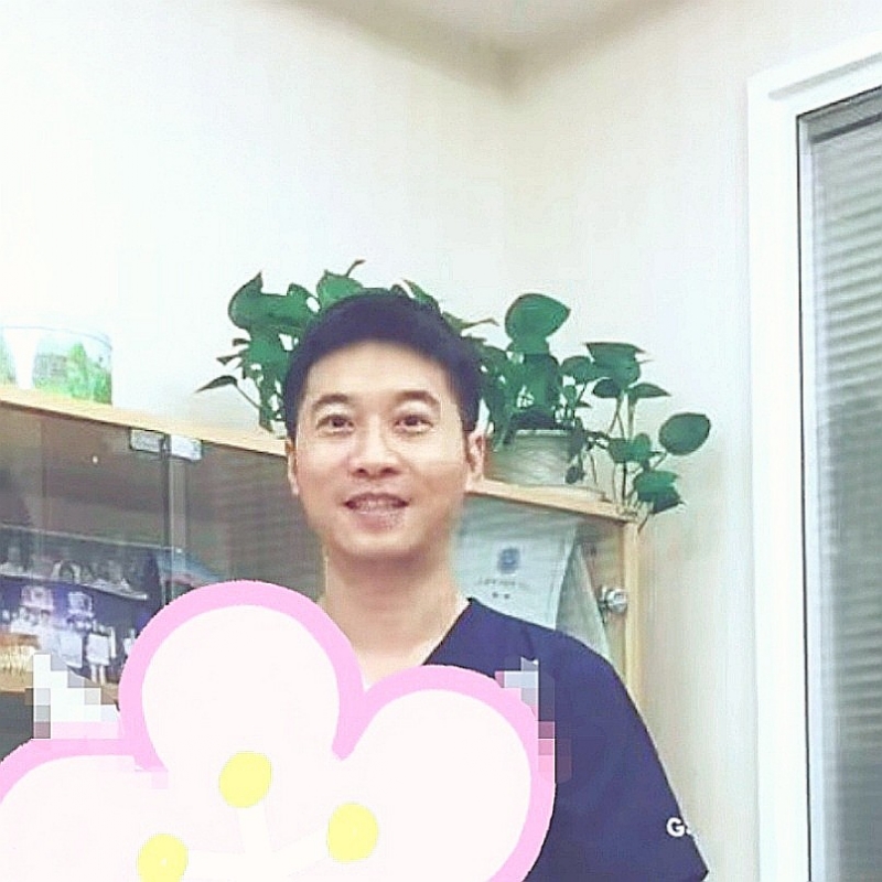 大手牵小手的第二张照片--呼和浩特相亲服务中心