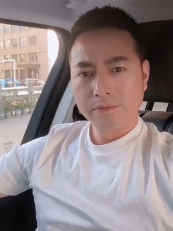 勿忘初心的第一张照片--呼和浩特相亲服务中心