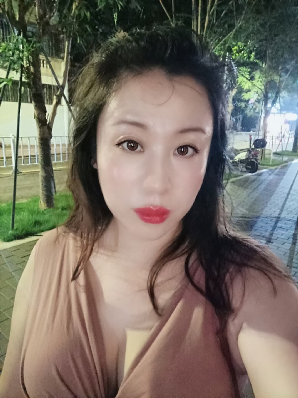 叶子青青的第一张照片--呼和浩特相亲服务中心