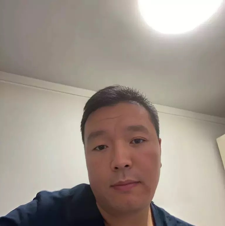 穿唐装的松鼠的第一张照片--呼和浩特相亲服务中心