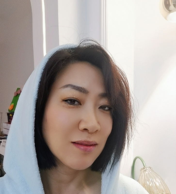 火玫瑰的第一张照片--呼和浩特相亲服务中心