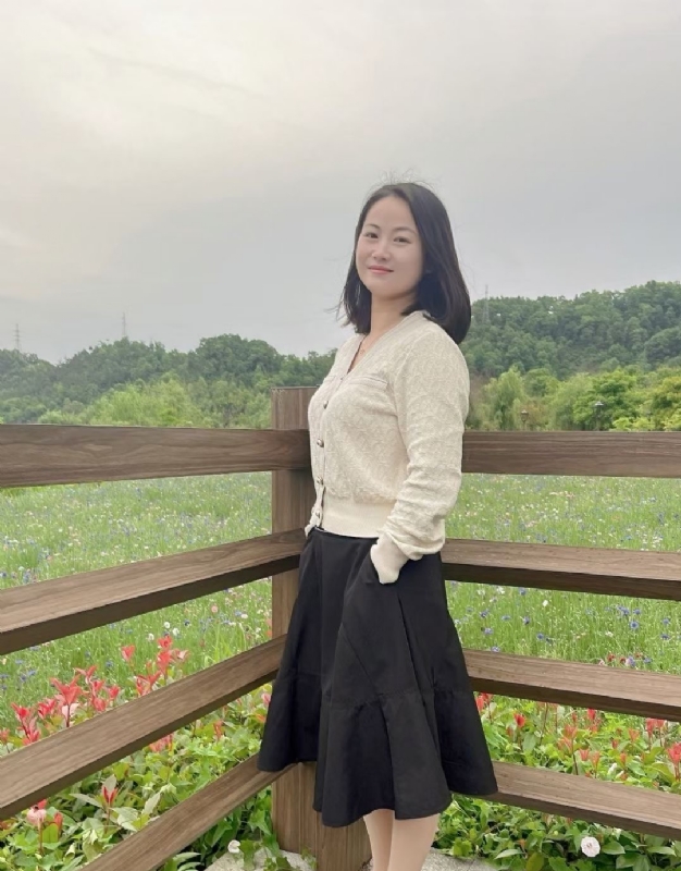 琴儿的第一张照片--呼和浩特相亲服务中心