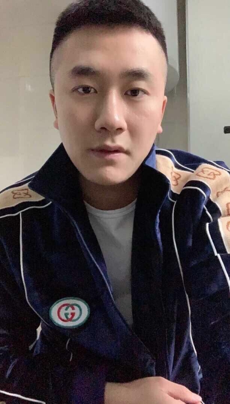 凌毅的第一张照片--呼和浩特相亲服务中心