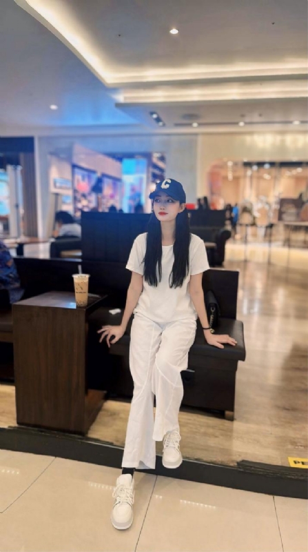 卖火柴的小女孩的第一张照片--呼和浩特相亲服务中心