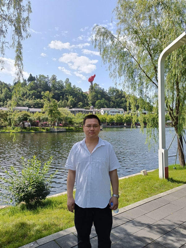 风雨相伴的第一张照片--呼和浩特相亲服务中心