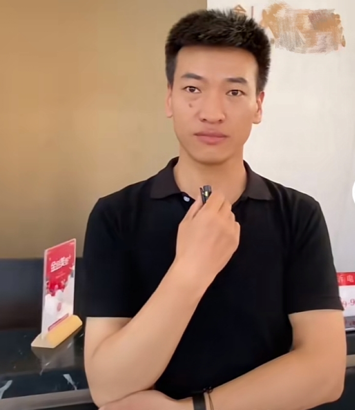 一杯梁白开的第一张照片--呼和浩特相亲服务中心