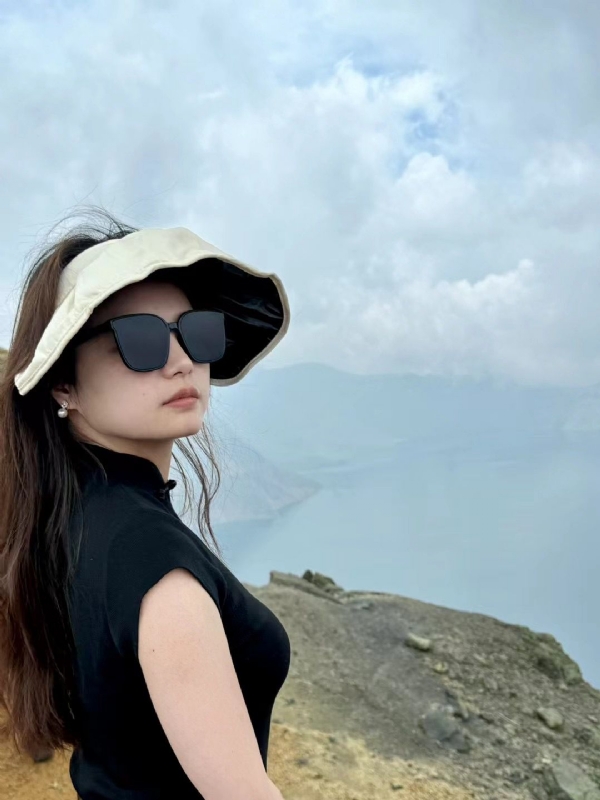 随梦的第一张照片--呼和浩特相亲服务中心