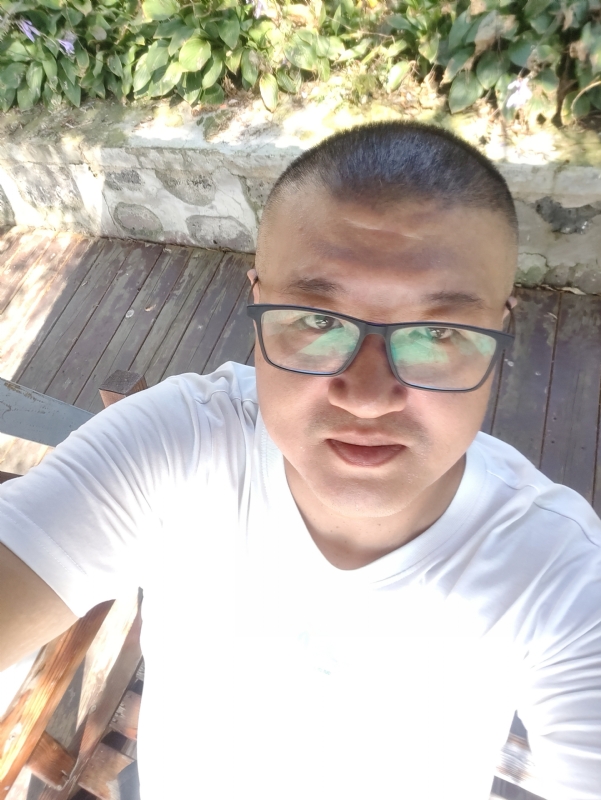 羊十八的第一张照片--呼和浩特相亲服务中心