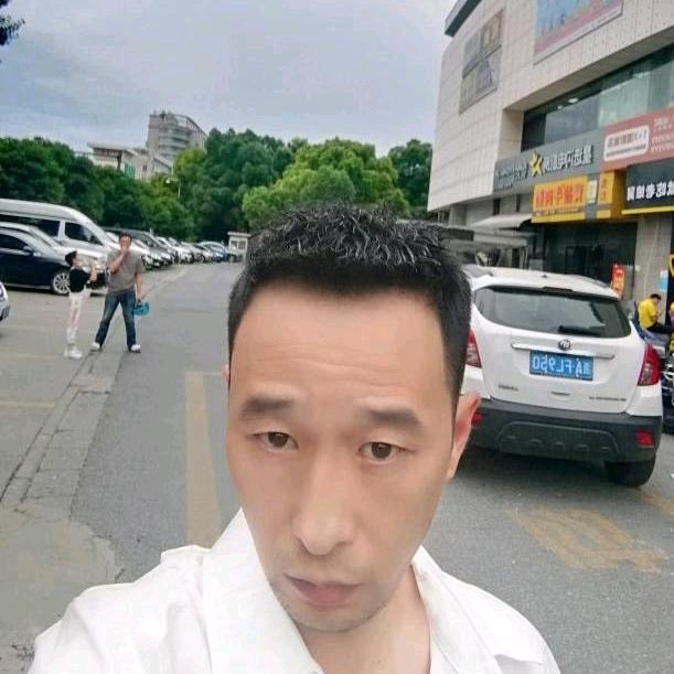 小林的第三张照片--呼和浩特相亲服务中心