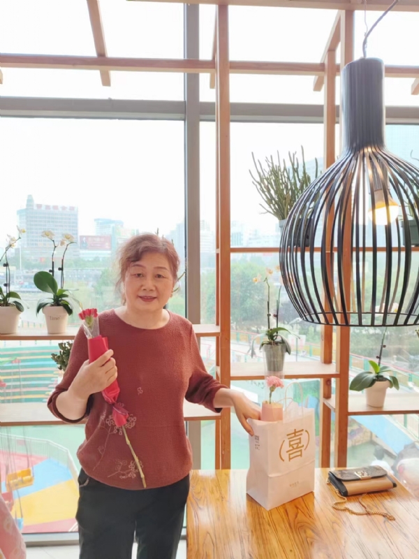 静香的第一张照片--呼和浩特相亲服务中心