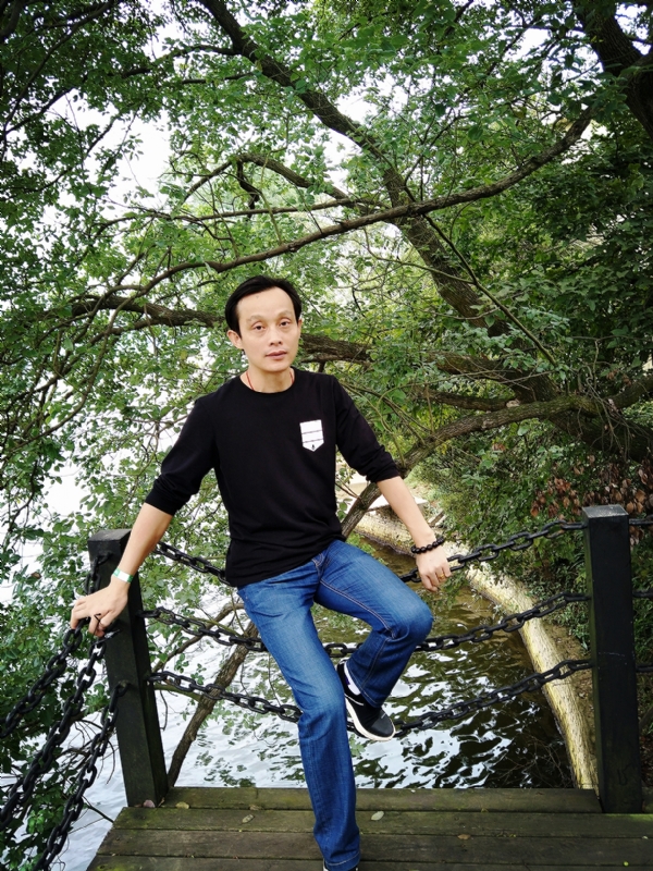 易进的第一张照片--呼和浩特相亲服务中心