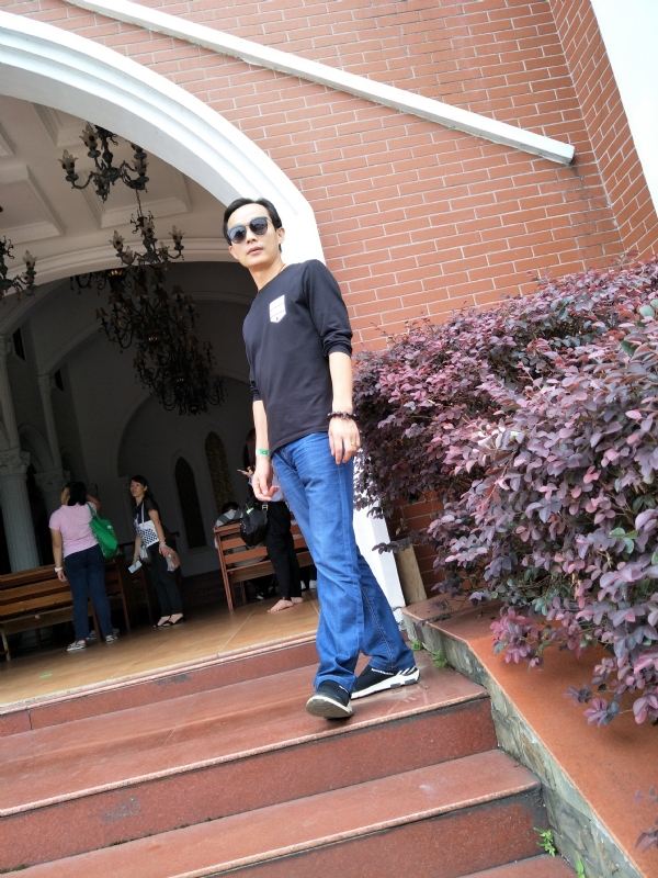 易进的第二张照片--呼和浩特相亲服务中心