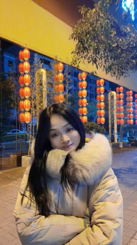 伊伊的第二张照片--呼和浩特相亲服务中心