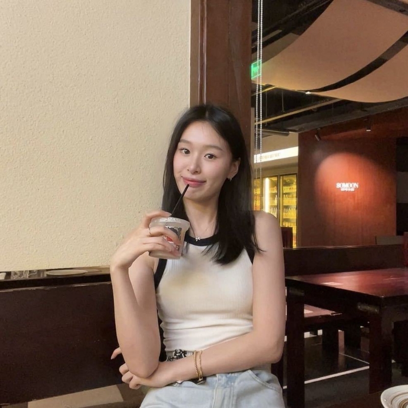 羽毛的第一张照片--呼和浩特相亲服务中心