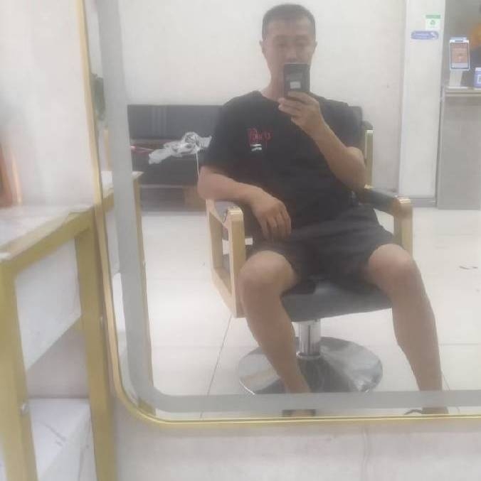 闫杰的第一张照片--呼和浩特相亲服务中心