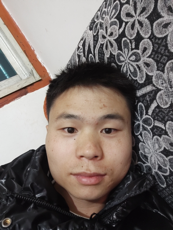 麒麟区幼儿园扛把子的第三张照片--呼和浩特相亲服务中心