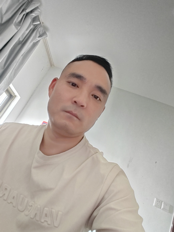 小锋的第一张照片--呼和浩特相亲服务中心