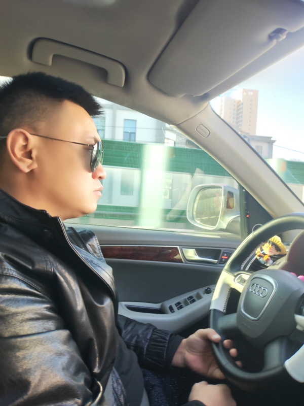 Mr陈的第一张照片--呼和浩特相亲服务中心