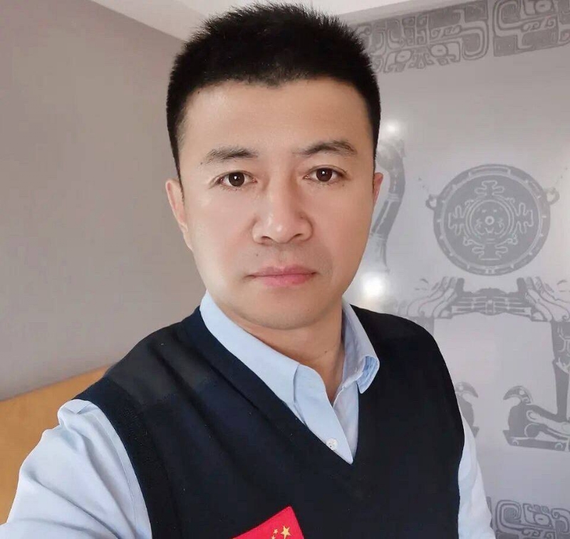 生在红旗下的第一张照片--呼和浩特相亲服务中心