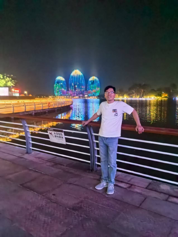 千年老妖的第一张照片--呼和浩特相亲服务中心