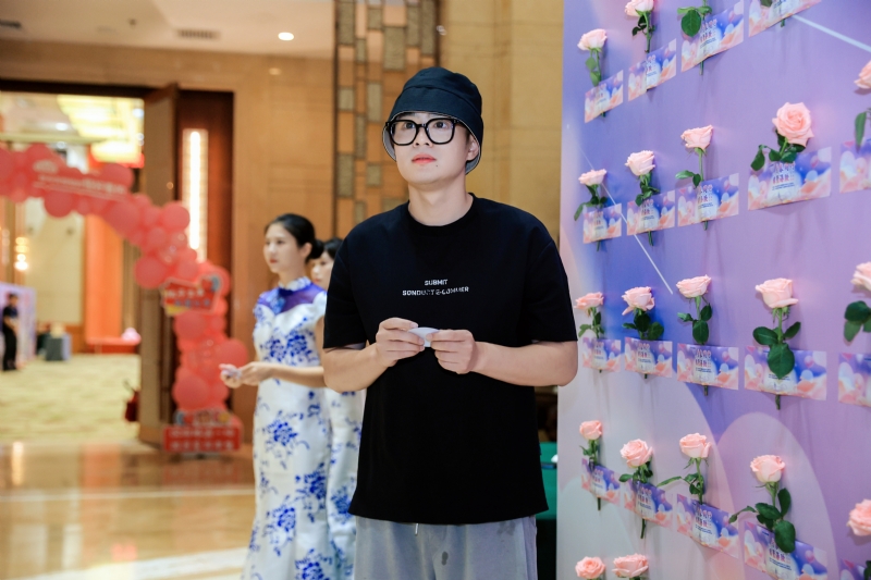 被驯服的象的第一张照片--呼和浩特相亲服务中心