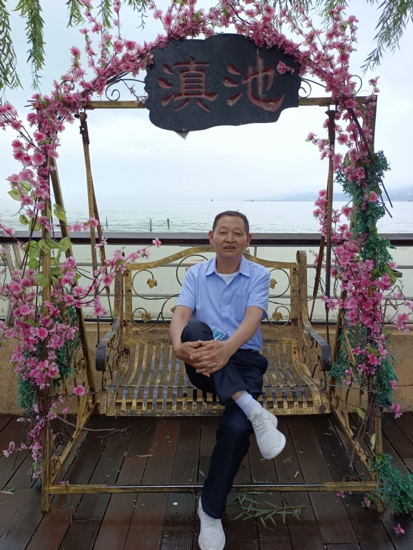 奋斗的第二张照片--呼和浩特相亲服务中心