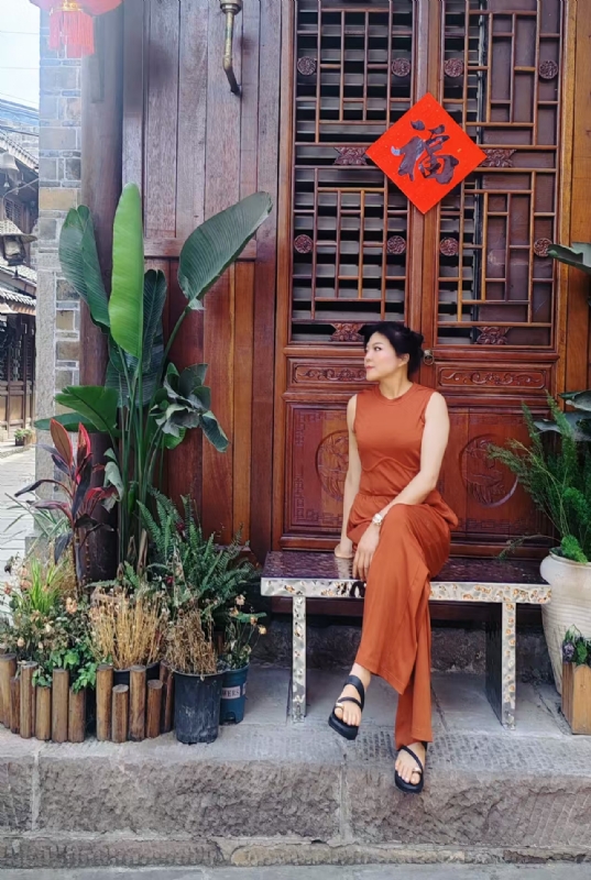 宛霞的第一张照片--呼和浩特相亲服务中心