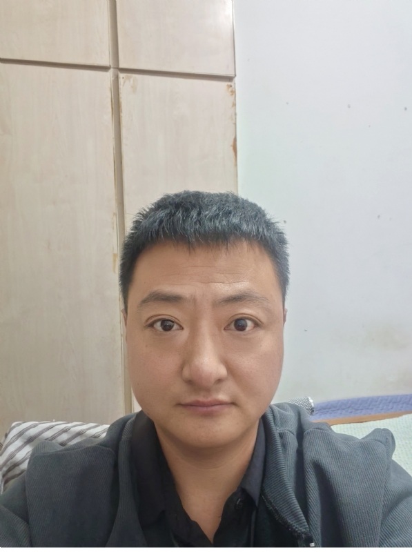 追爱大叔的第一张照片--呼和浩特相亲服务中心