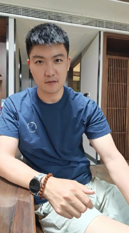 大鹏展翅的第一张照片--呼和浩特相亲服务中心