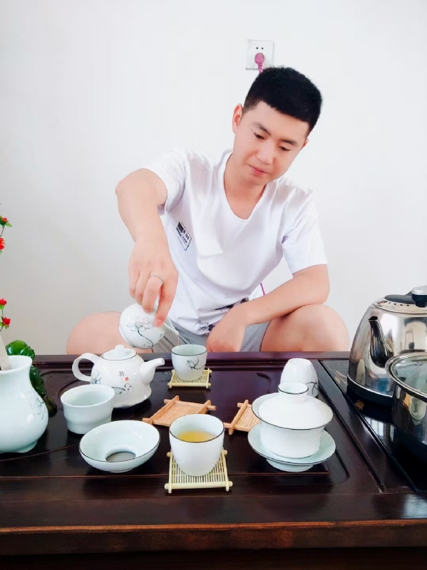 日月的第三张照片--呼和浩特相亲服务中心