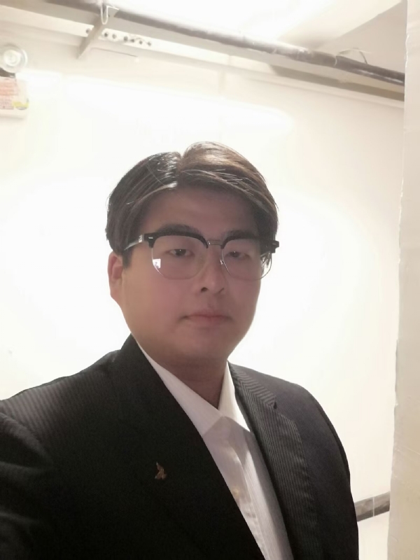 孤独一人的第一张照片--呼和浩特相亲服务中心