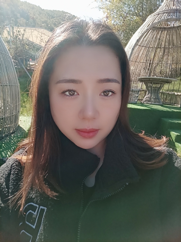 阿燕的第一张照片--呼和浩特相亲服务中心