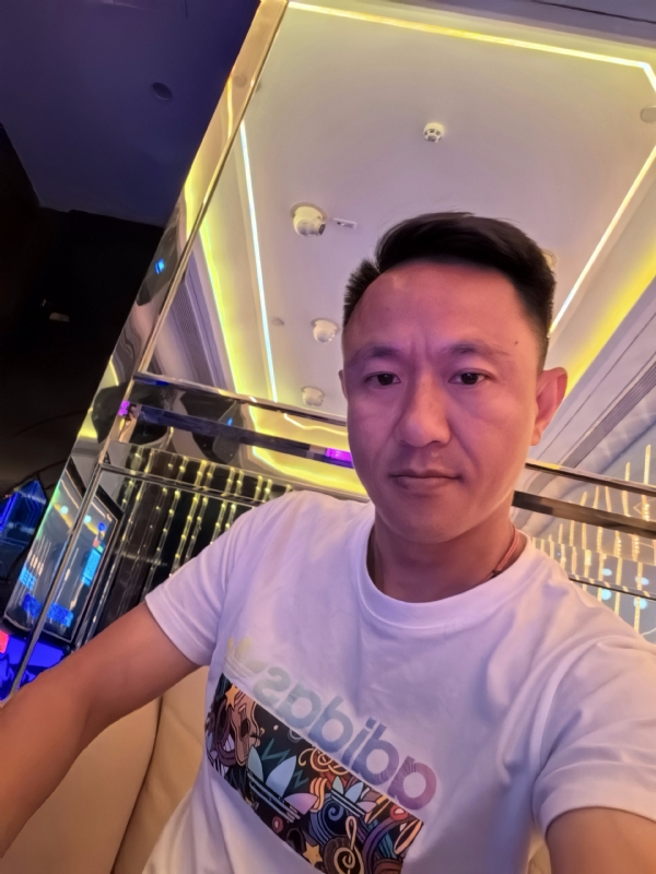 辞岸的第一张照片--呼和浩特相亲服务中心