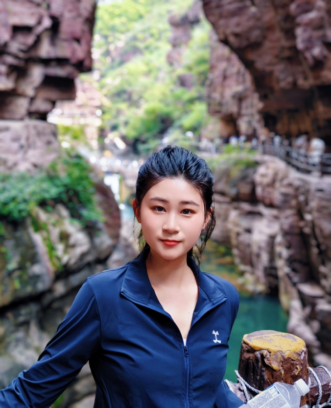 小S的第二张照片--呼和浩特相亲服务中心