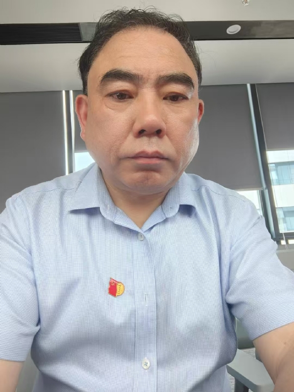 邹先生的第三张照片--呼和浩特相亲服务中心